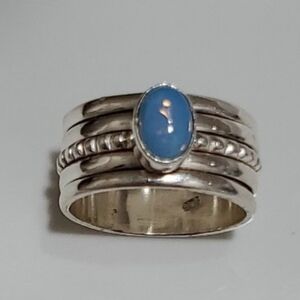 Elegant 925 Silver Opal Figet Sterling Ring